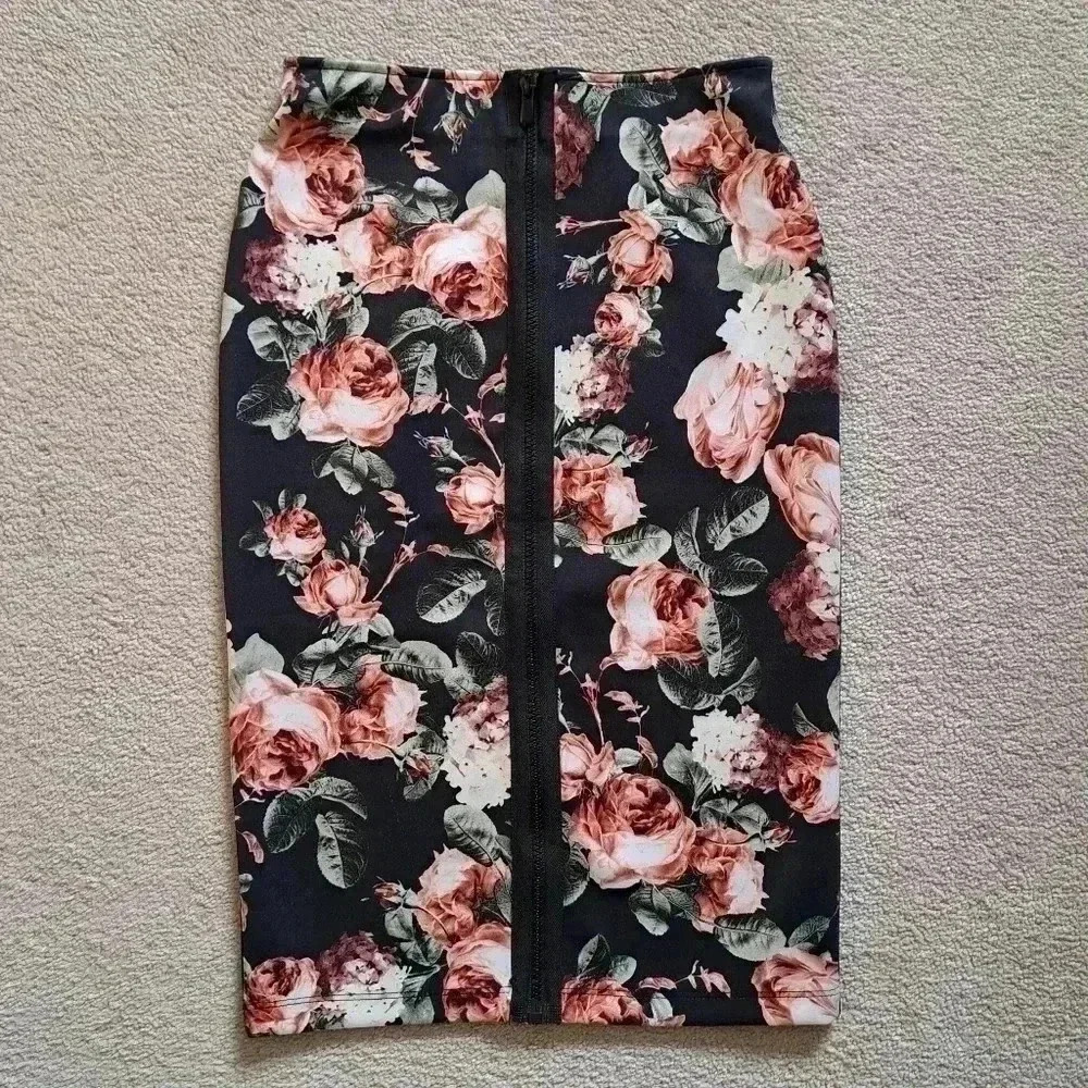 H&M Floral Pencil Skirt Size XS Stretch Feminine Colourful Flower Print Zipper
